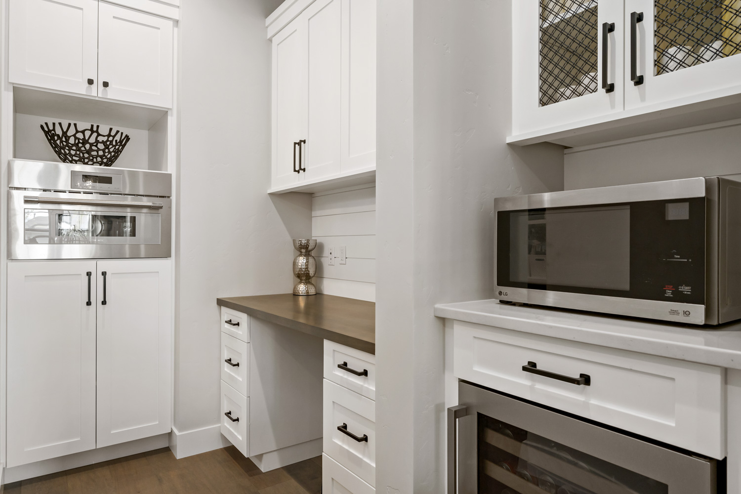 1356 N Truman Avenue photo 11