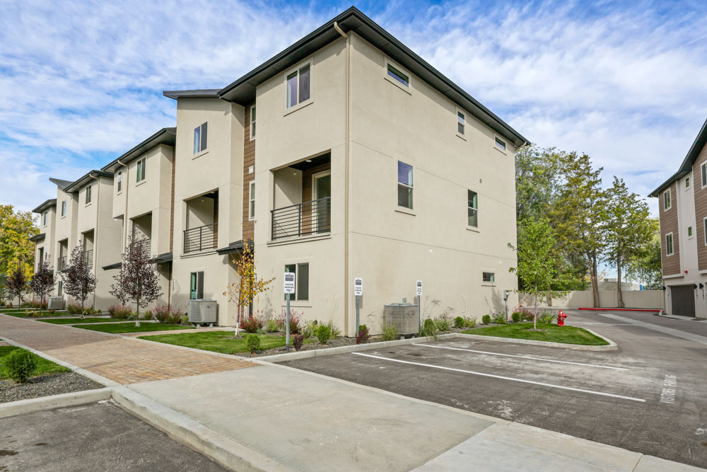 1715 S Rock View Drive photo 3