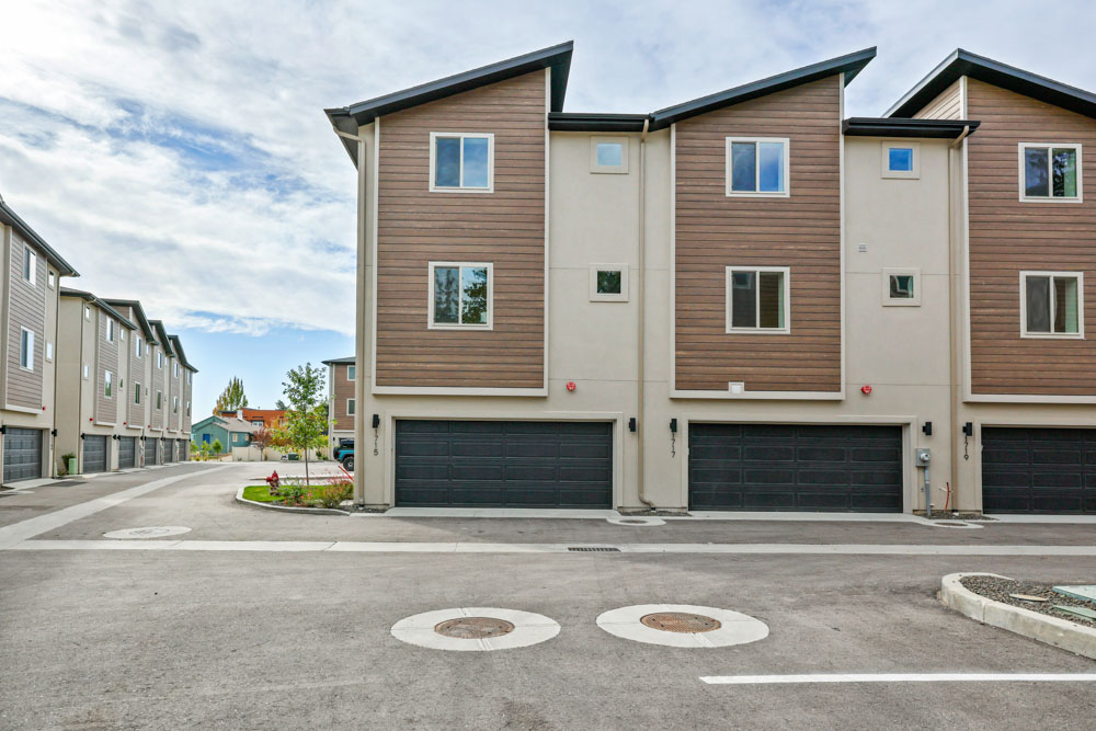 1715 S Rock View Drive photo 4