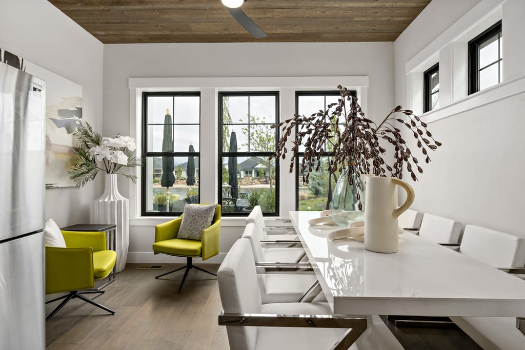 1356 N Truman Avenue photo 14