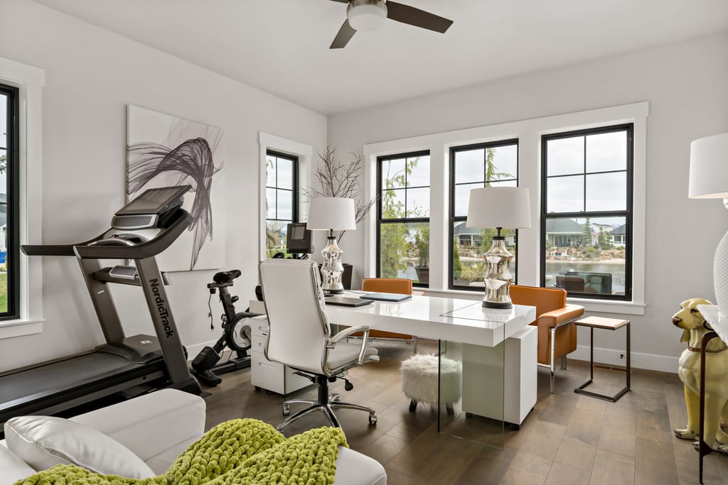 1356 N Truman Avenue photo 19