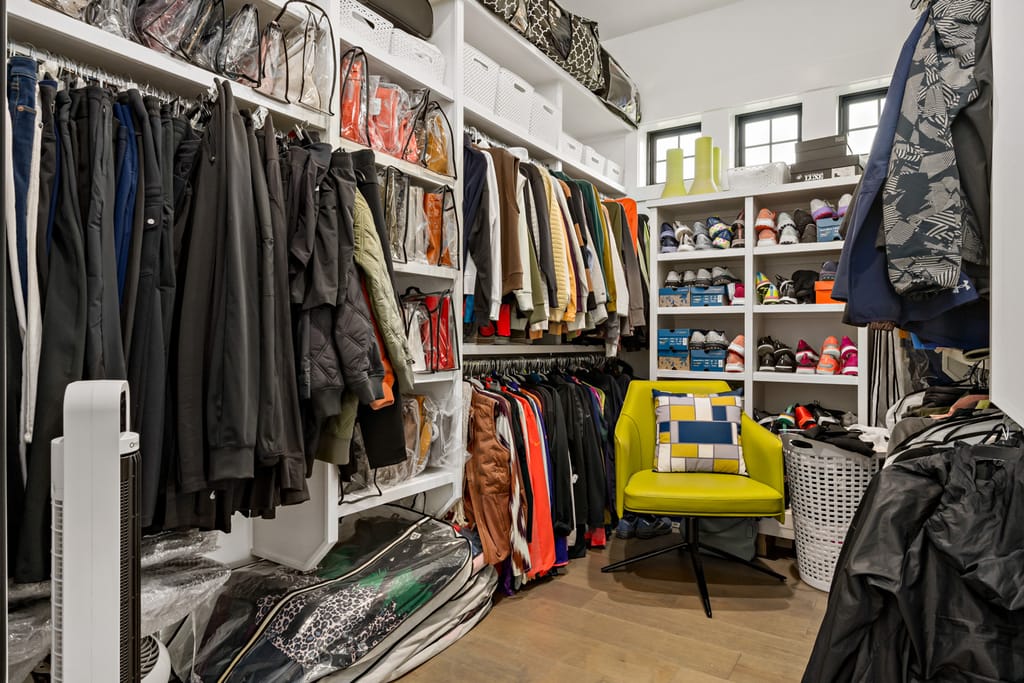 1356 N Truman Avenue photo 24