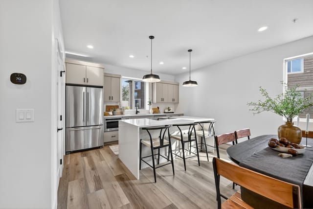 1715 S Rock View Drive photo 16