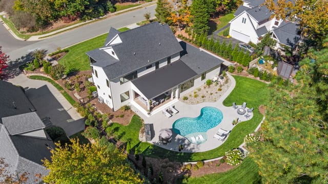 417 Nottingham Drive photo 3