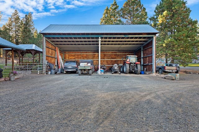 62924 Wolf Creek Lane photo 16