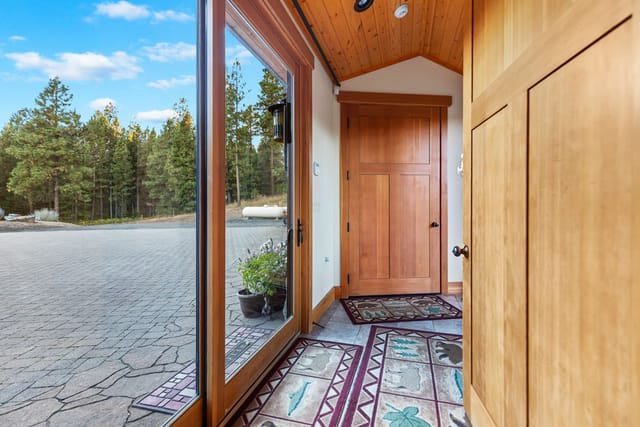 62924 Wolf Creek Lane photo 82